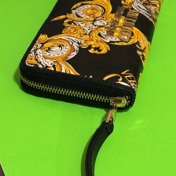 Versace Jeans Couture Floral edition Zipper round long bifold wallet - Picture 8 of 15